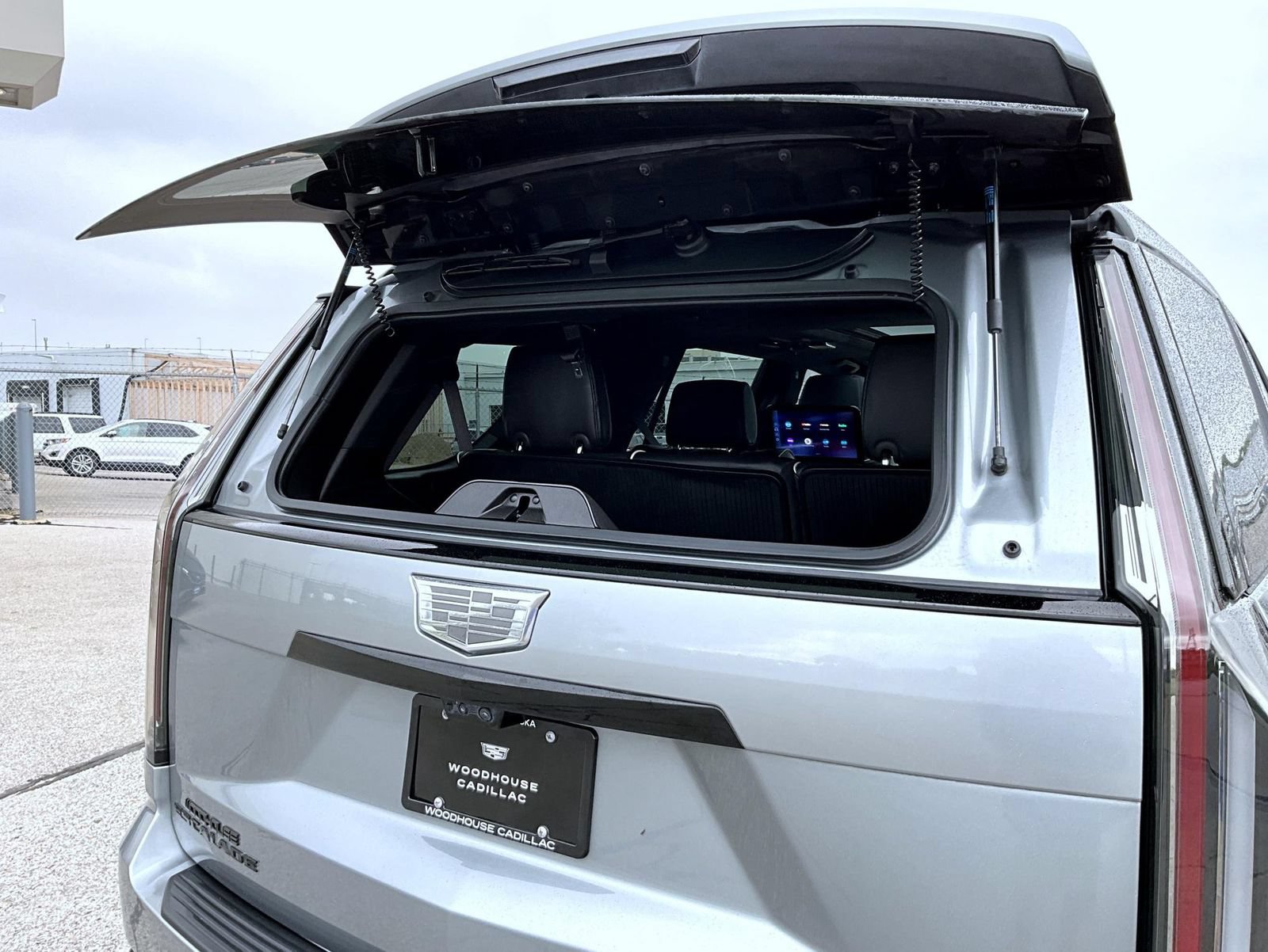 Certified 2025 Cadillac Escalade V w/ LPO, ONYX Package AWD/4WD image 22