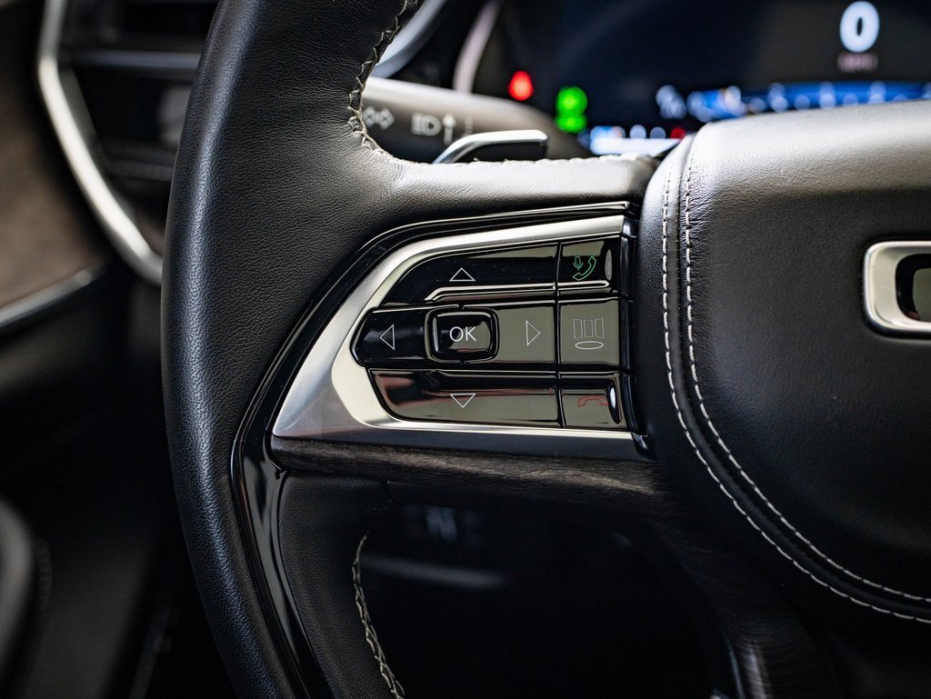 Used 2023 Jeep Grand Cherokee Overland w/ Adv Protech Group III image 25