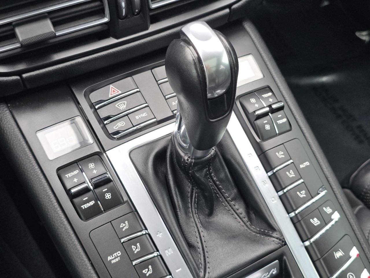 Used 2019 Porsche Macan image 30