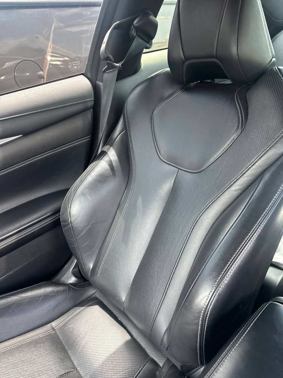 Used 2019 INFINITI Q60 3.0t Luxe w/ Essential Package RWD image 5