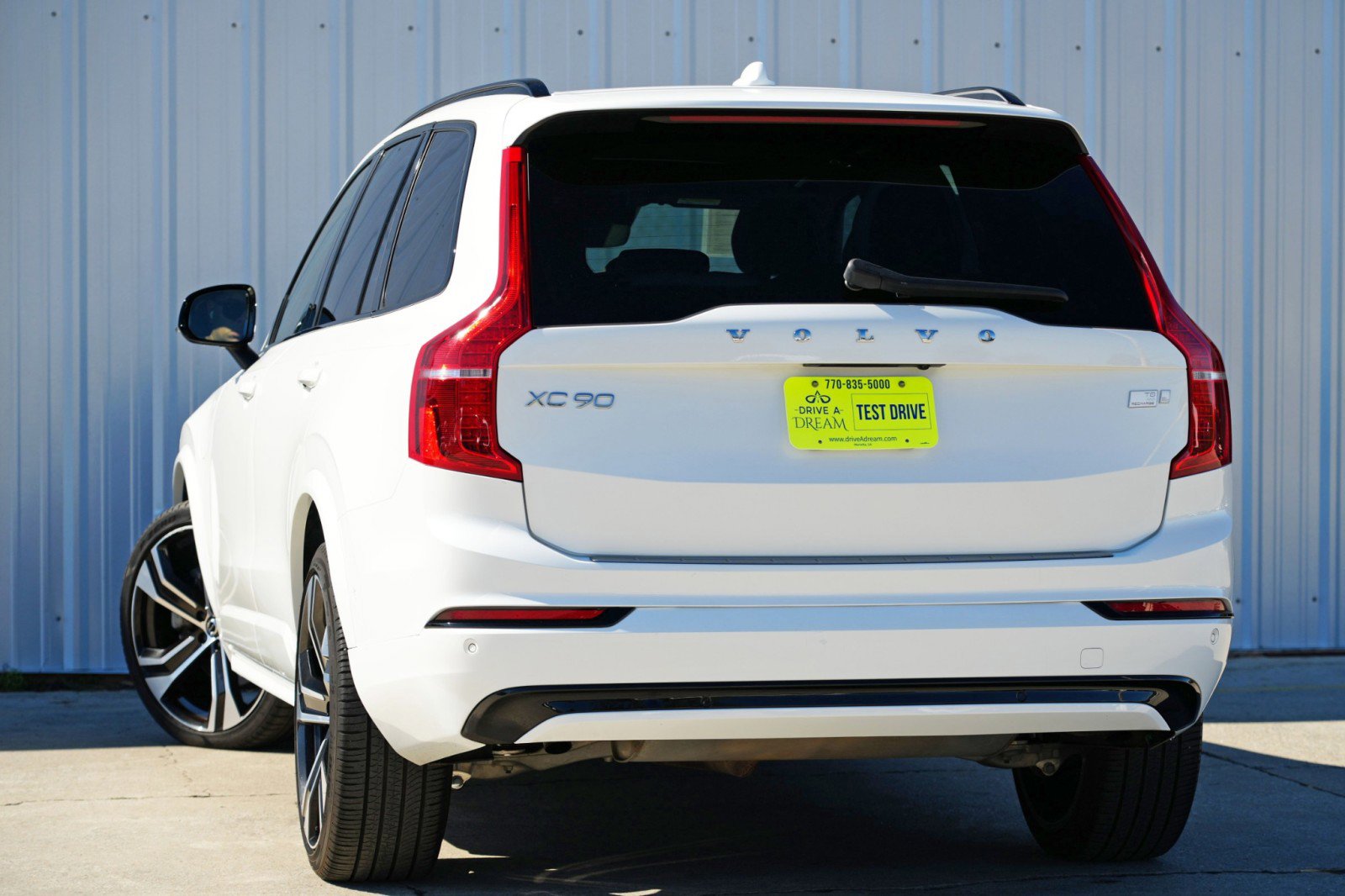 Used 2022 Volvo XC90 T8 R-Design w/ Advanced Package AWD/4WD image 6