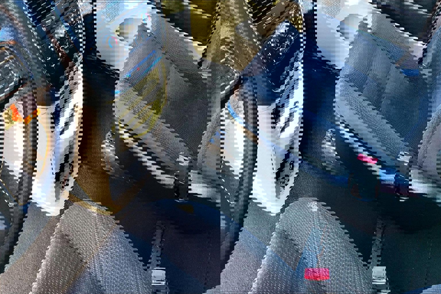 Used 2018 Dodge Grand Caravan SE w/ UConnect Hands-Free Group image 13