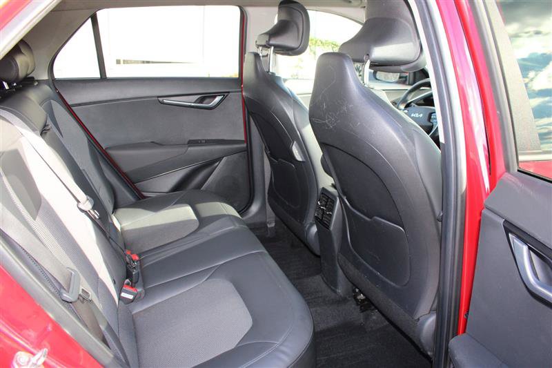 Used 2023 Kia Niro EX image 13