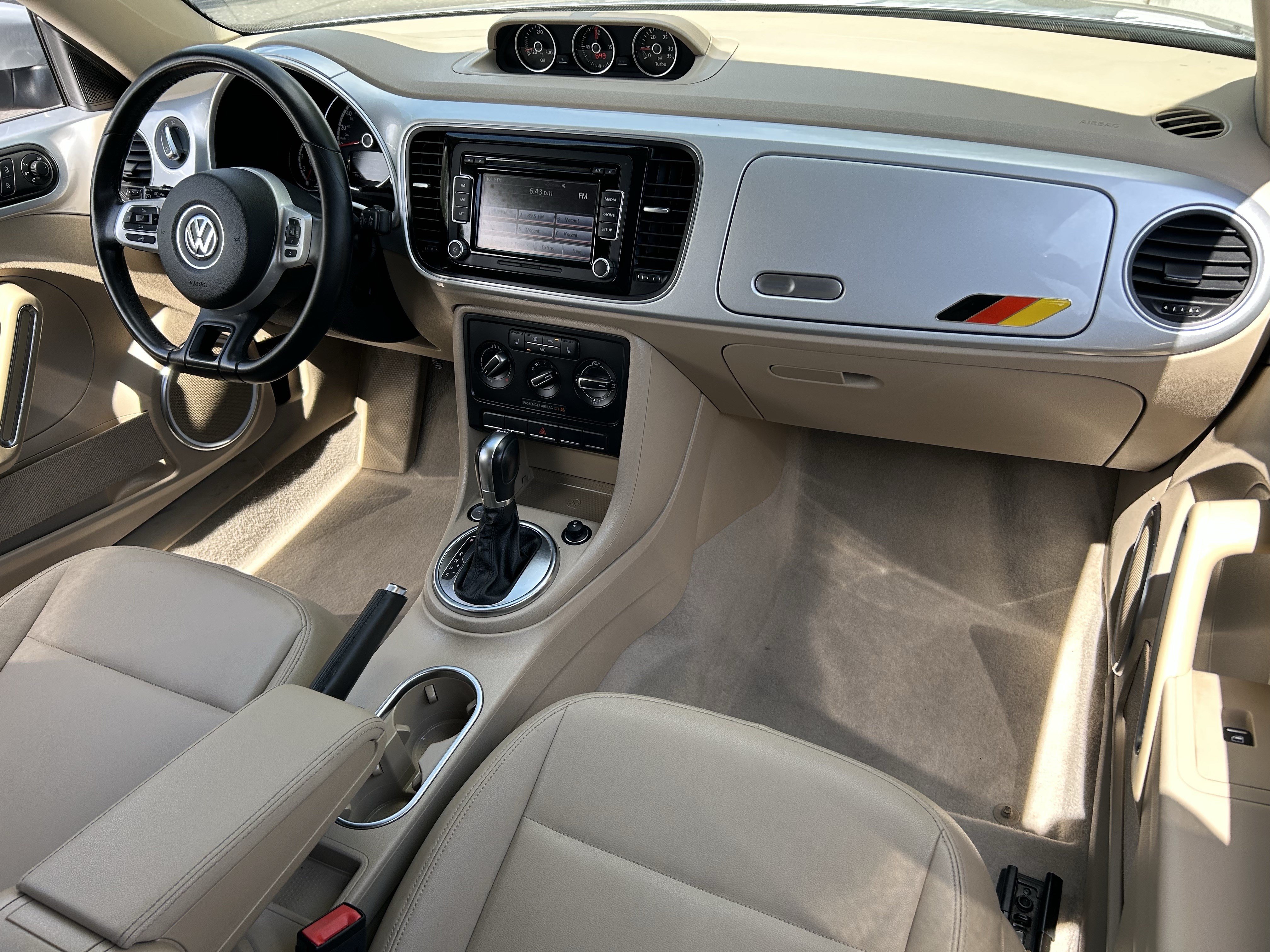 Used 2014 Volkswagen Beetle TDI FWD image 10