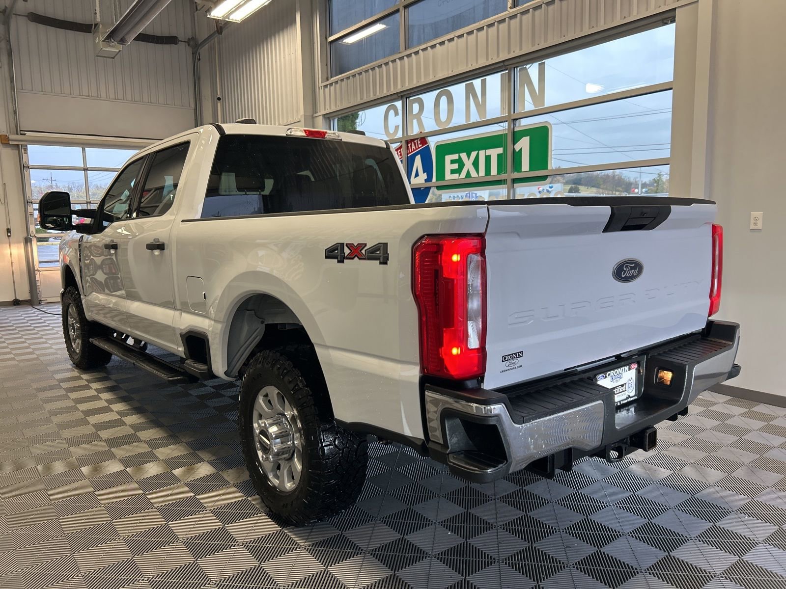 Used 2024 Ford F250 XLT image 4