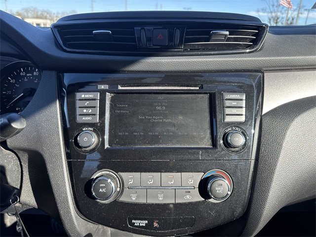 Used 2021 Nissan Rogue Sport S image 17