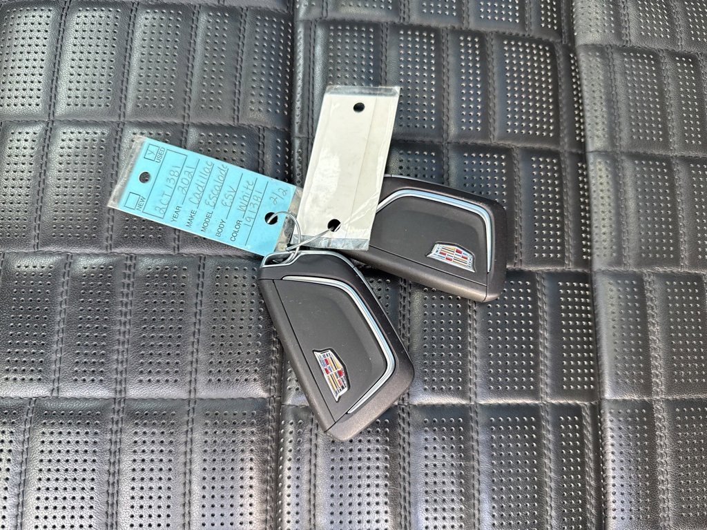 Used 2021 Cadillac Escalade ESV Sport Platinum w/ LPO, ONYX Package image 39