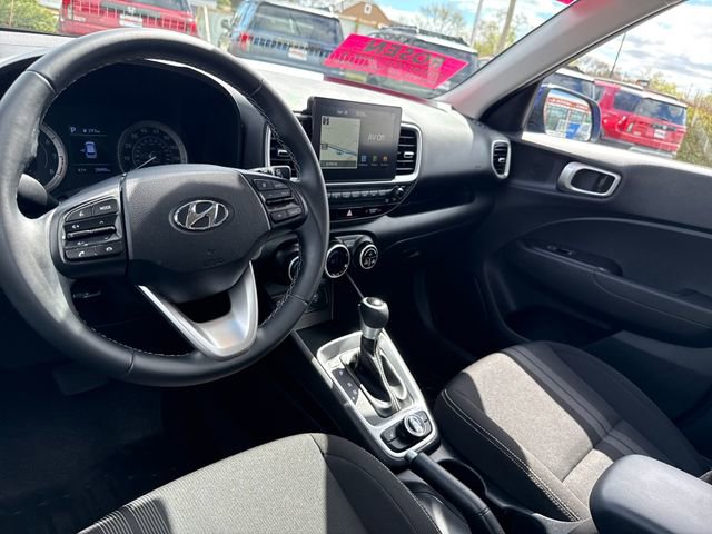 Used 2020 Hyundai Venue SEL w/ Convenience + Premium Package FWD image 24
