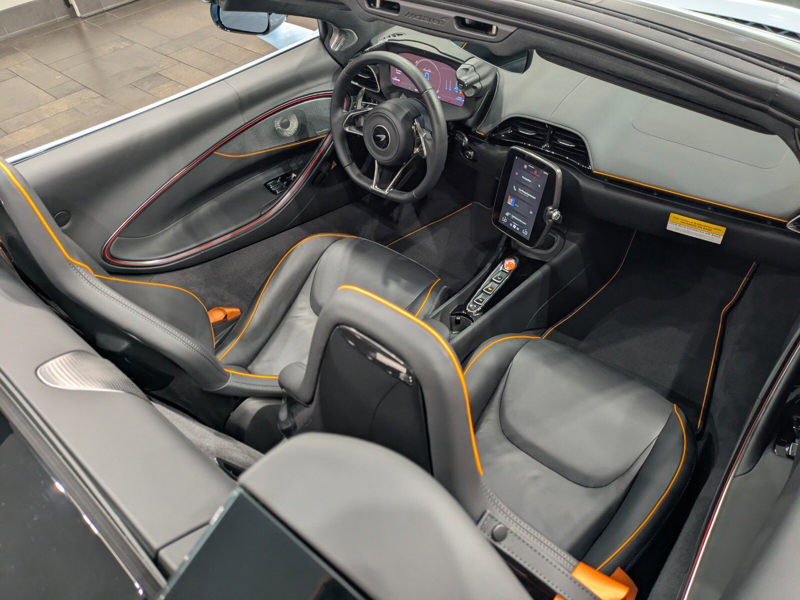 Used 2025 McLaren Artura Spider image 24