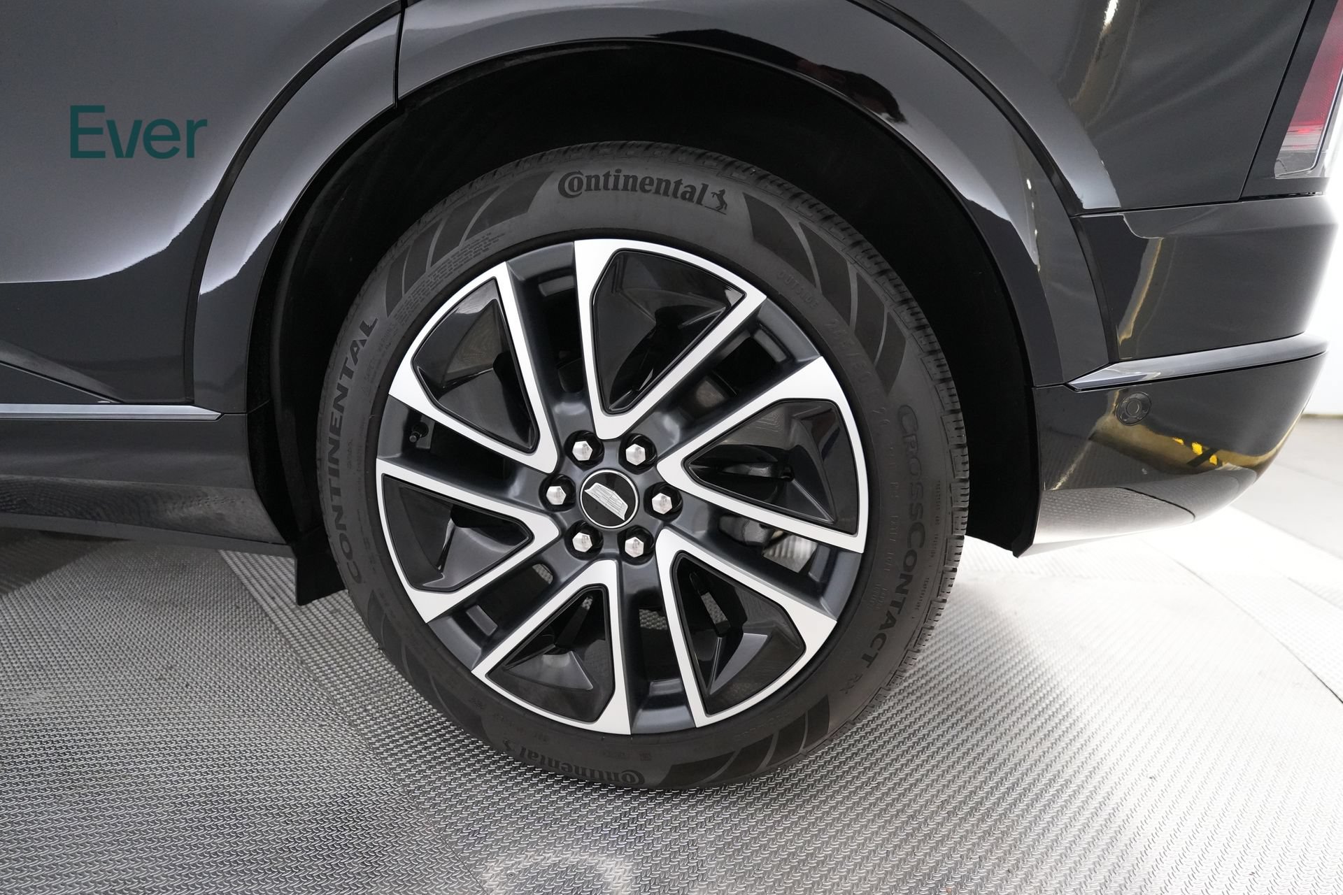 Used 2026 Cadillac Optiq Sport 2 w/ LPO, Floor Liner Package RWD image 21