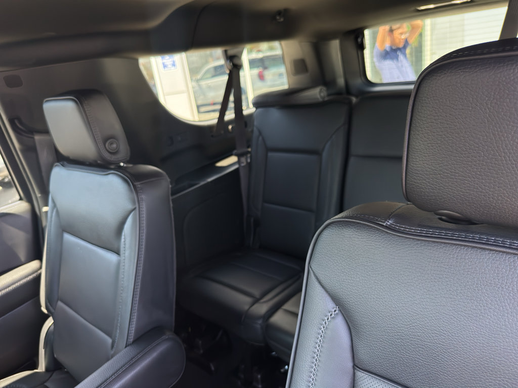 Used 2025 GMC Yukon XL Denali AWD/4WD image 20