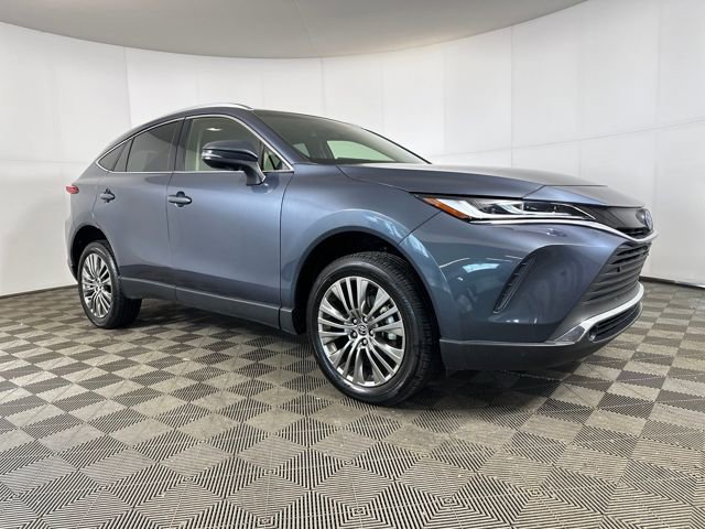 Used 2022 Toyota Venza Limited image 2