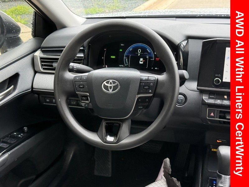 Used 2025 Toyota Camry LE AWD/4WD image 14