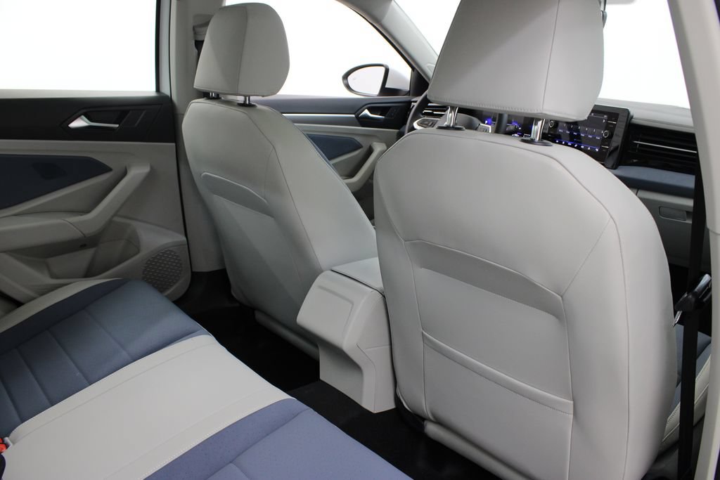 New 2026 Volkswagen Jetta SE FWD image 17