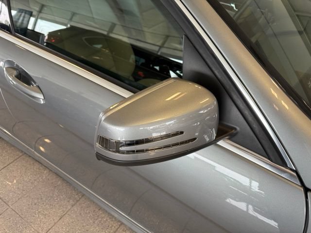 Used 2010 Mercedes-Benz C 300 Sedan image 12
