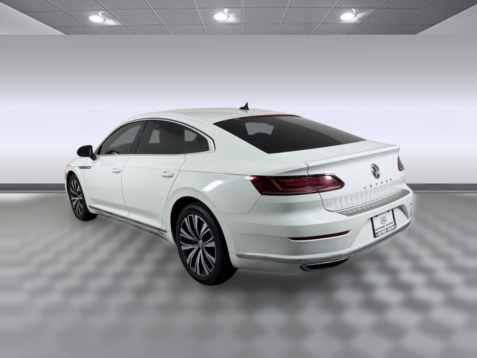 Used 2019 Volkswagen Arteon SE FWD image 3