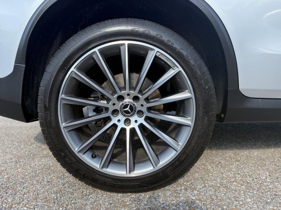 Used 2017 Mercedes-Benz GLC 300 4MATIC Coupe image 10