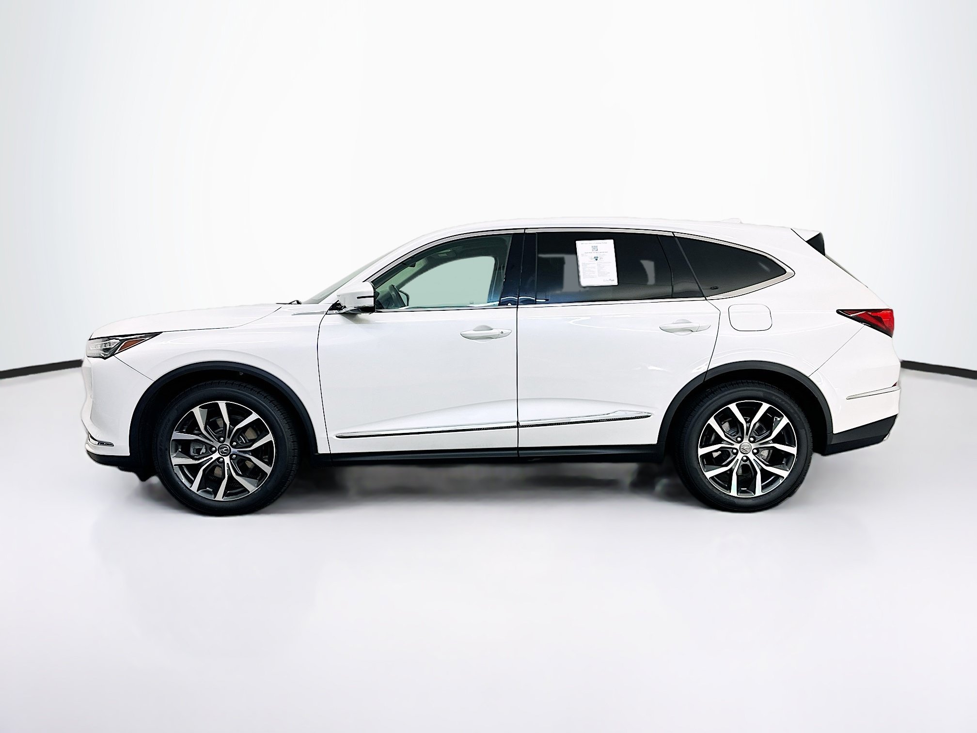 Used 2023 Acura MDX SH-AWD w/ Technology Package image 4