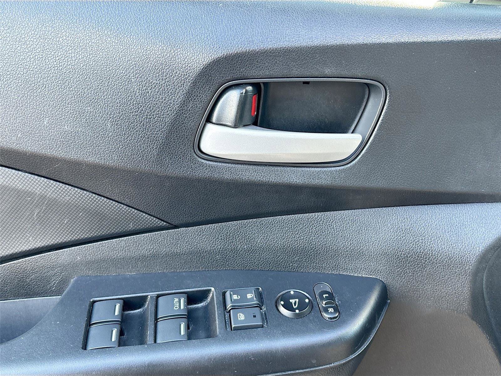 Used 2016 Honda CR-V SE image 18