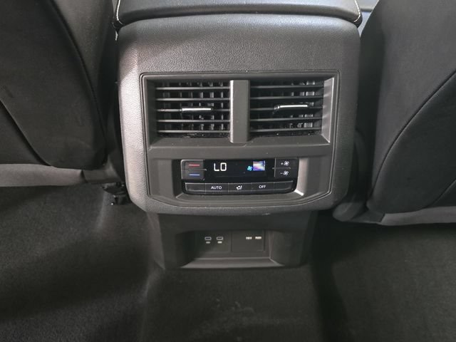 Used 2022 Volkswagen Atlas SEL AWD/4WD image 17