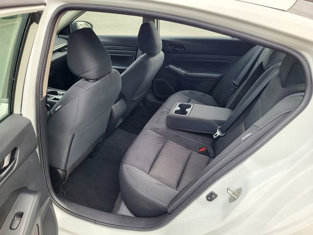 Used 2025 Nissan Altima 2.5 SV image 13