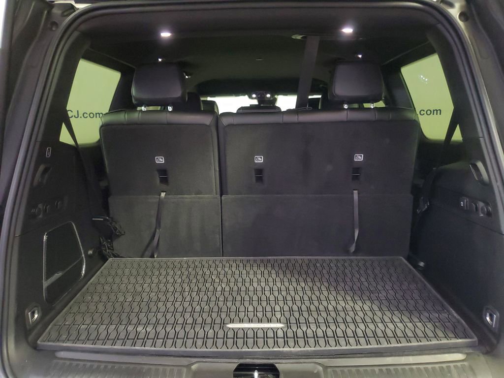 Used 2024 Jeep Wagoneer 4WD image 8