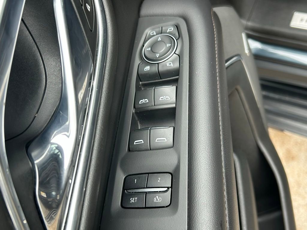 Used 2021 Chevrolet Suburban High Country RWD image 18