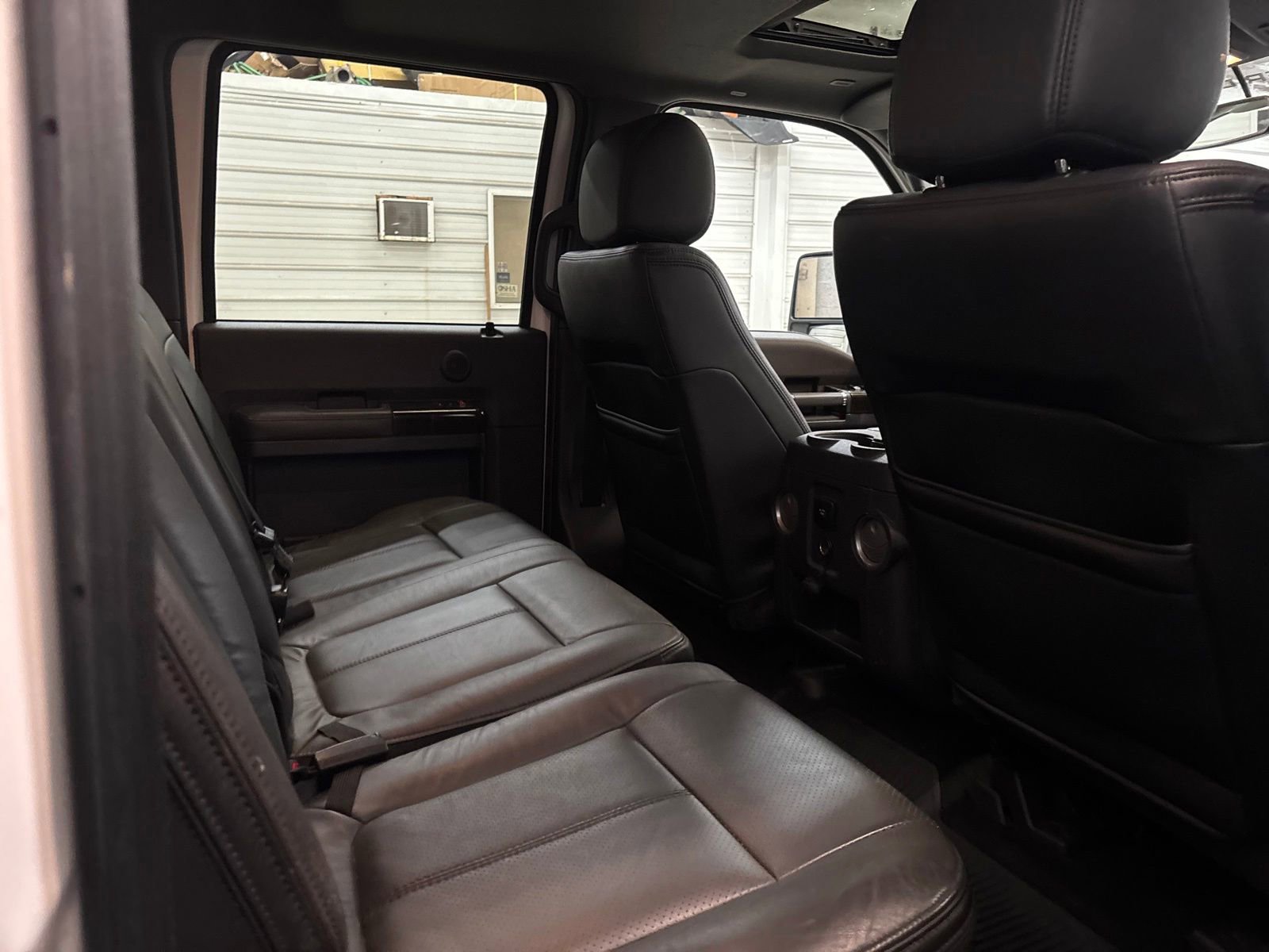 Used 2016 Ford F350 Platinum w/ Platinum Package AWD/4WD image 32
