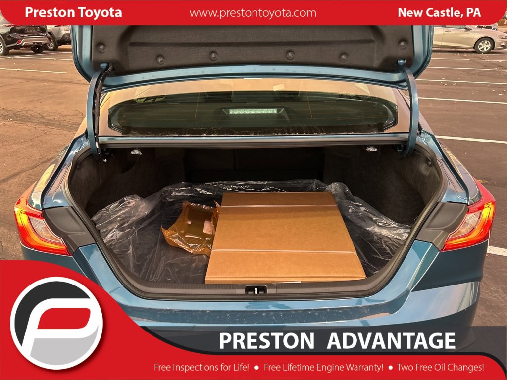 New 2026 Toyota Camry SE image 5