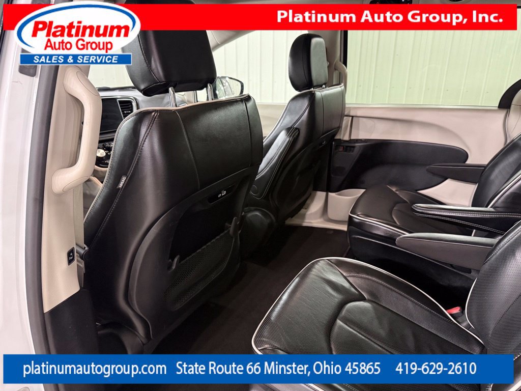 Used 2023 Chrysler Pacifica Limited FWD image 27