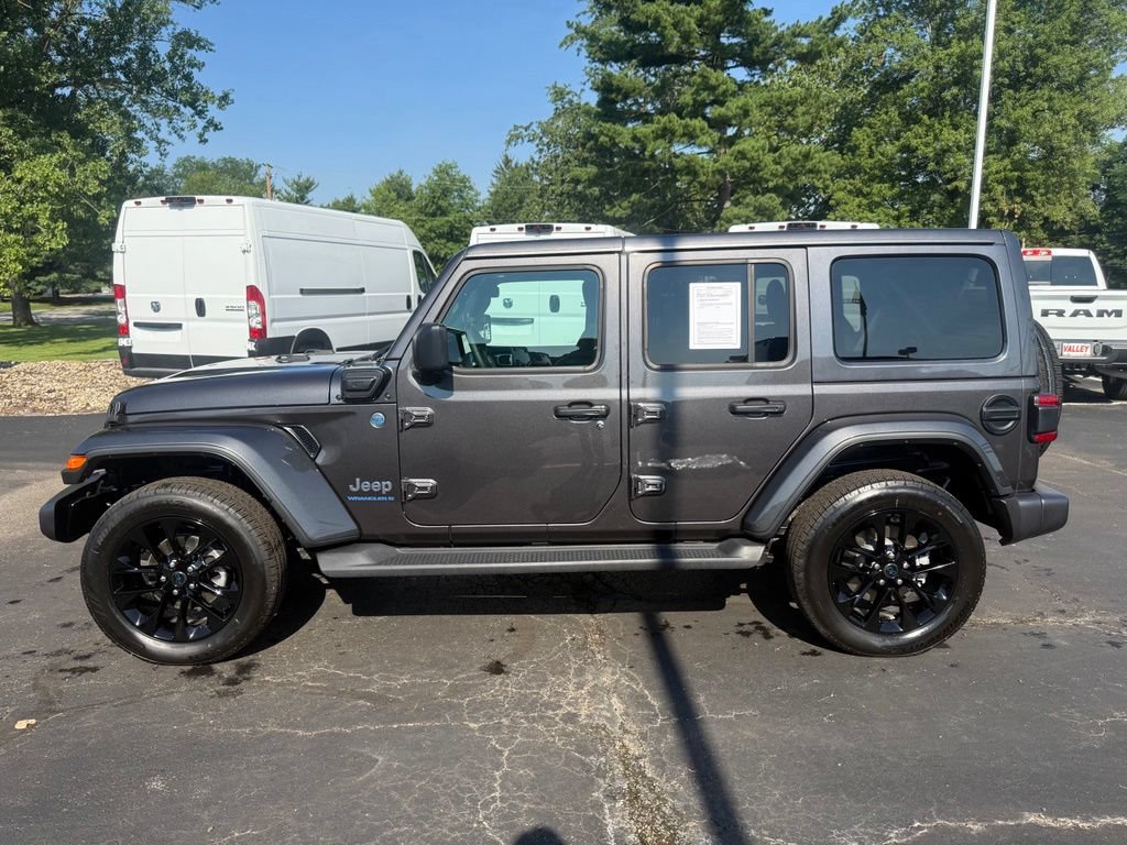 Used 2025 Jeep Wrangler Unlimited Sahara AWD/4WD image 7