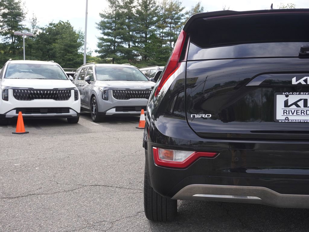 Used 2025 Kia Niro Wind w/ Wind Preserve Package FWD image 14