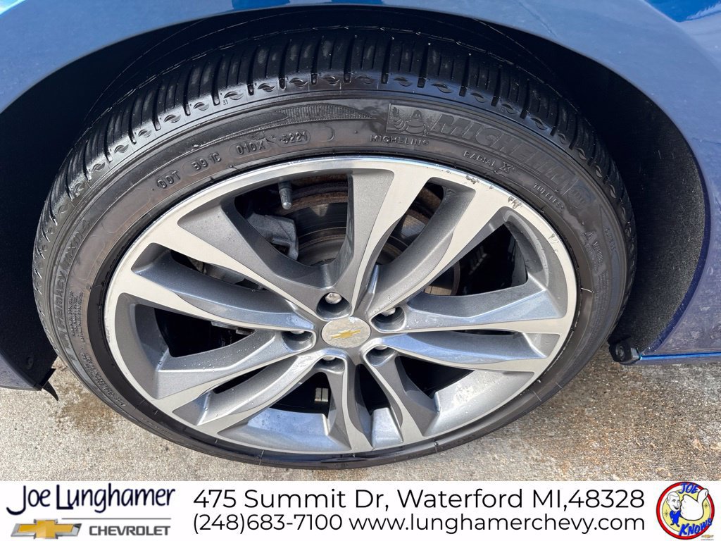 Used 2019 Chevrolet Malibu Premier w/ Sun and Wheel Package FWD image 10