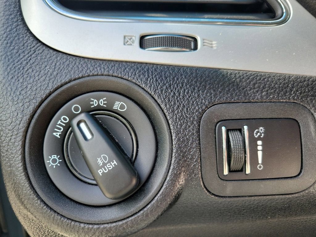 Used 2017 Dodge Journey Crossroad FWD image 27