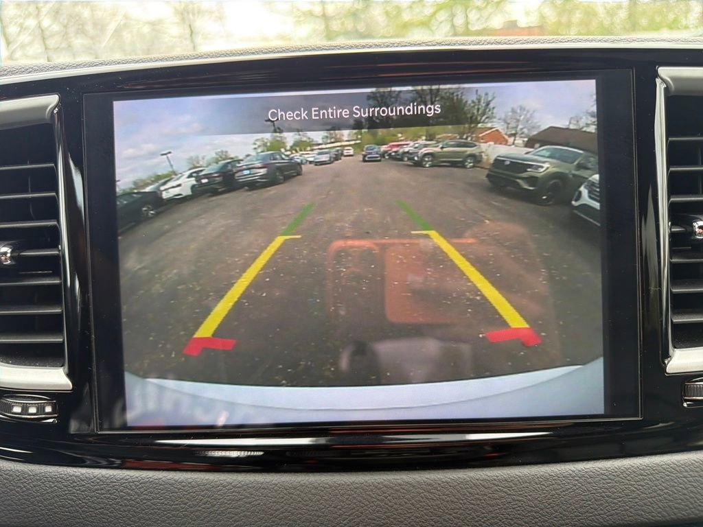 Used 2025 Chrysler Pacifica Select image 22