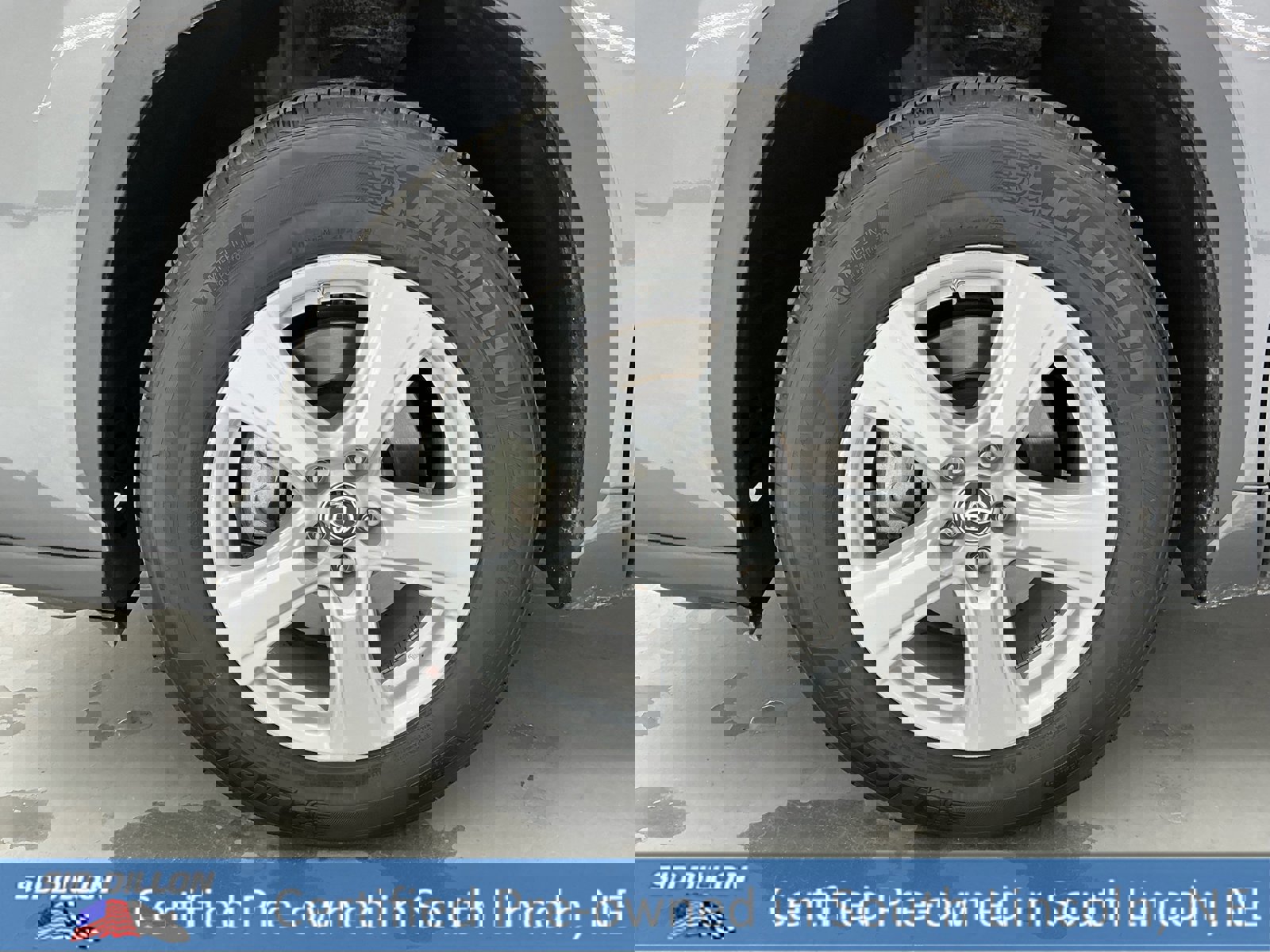 Used 2023 Toyota Highlander LE image 18