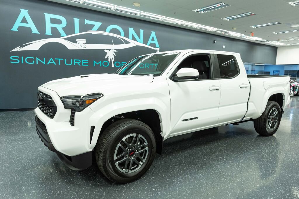 Used 2024 Toyota Tacoma TRD Sport image 1