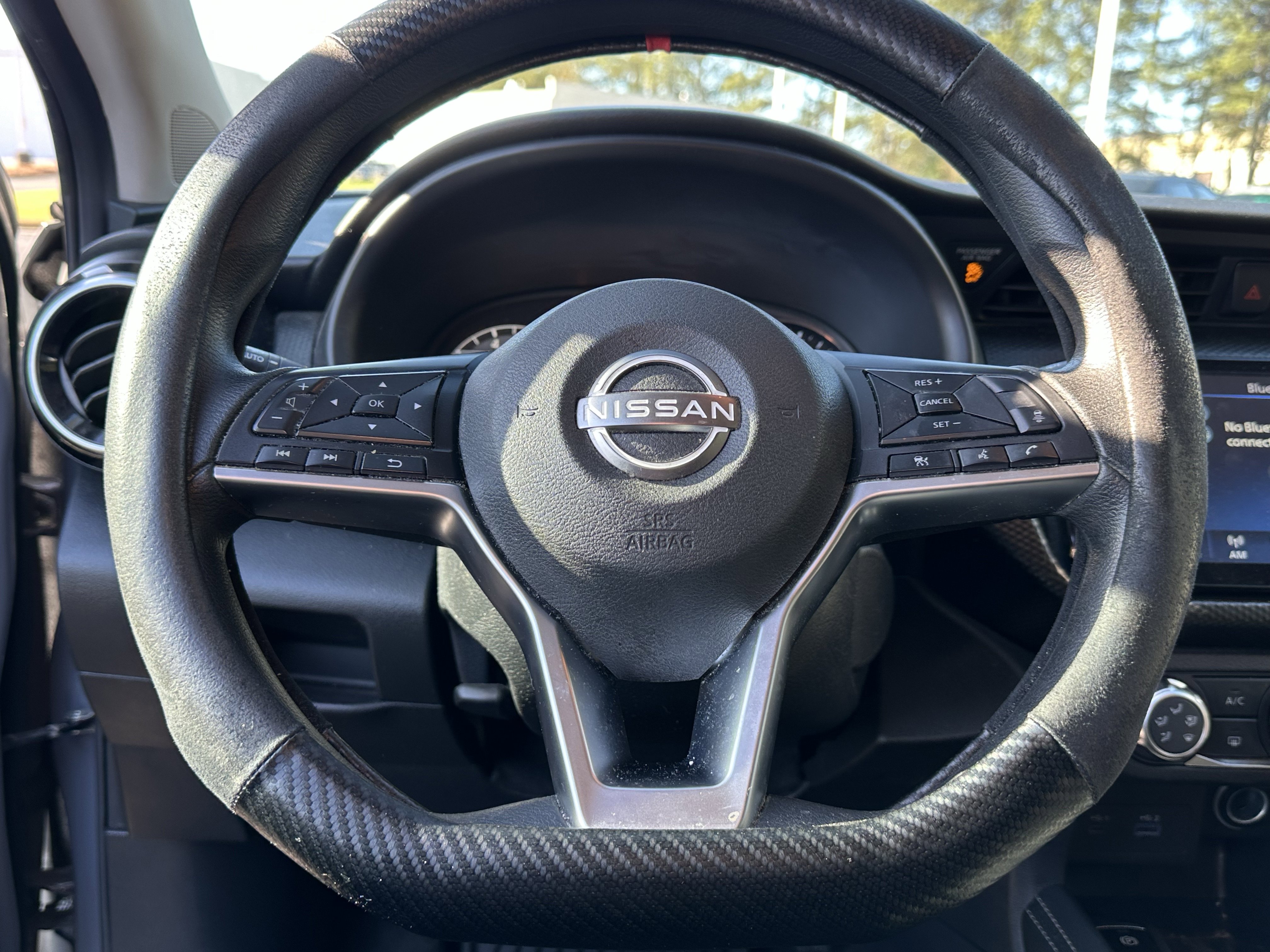 Used 2023 Nissan Kicks SV image 6