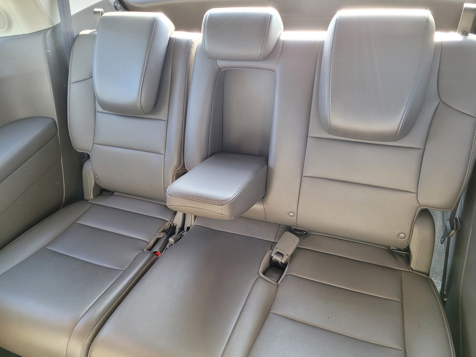 Used 2015 Honda Odyssey Touring Elite image 19