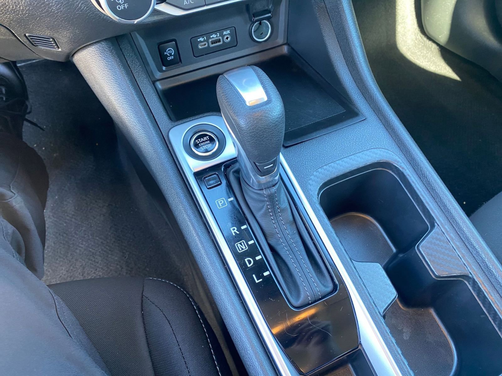 Used 2025 Nissan Sentra SV image 41