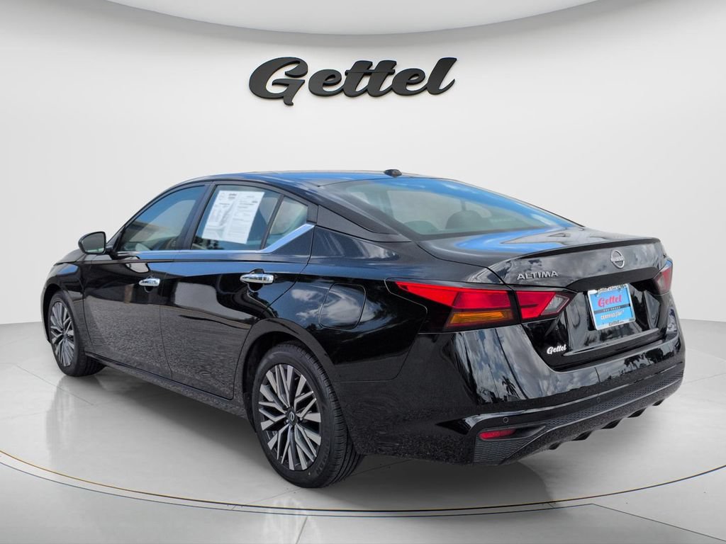 Certified 2024 Nissan Altima 2.5 SV FWD image 7