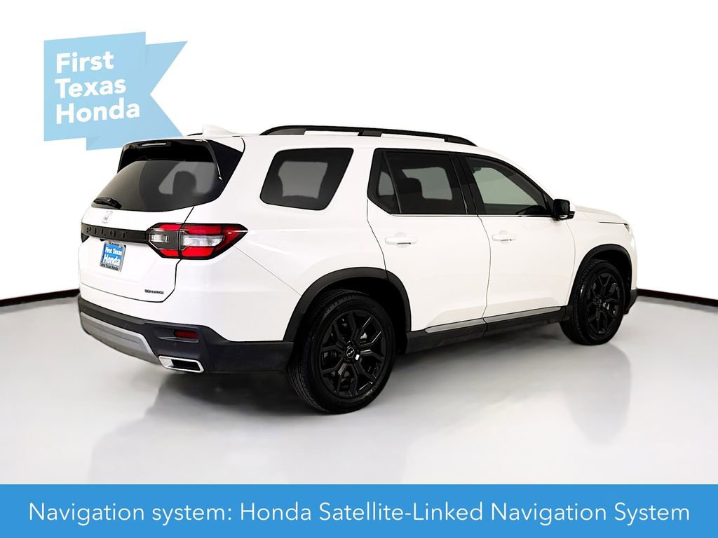 Used 2025 Honda Pilot Touring image 8