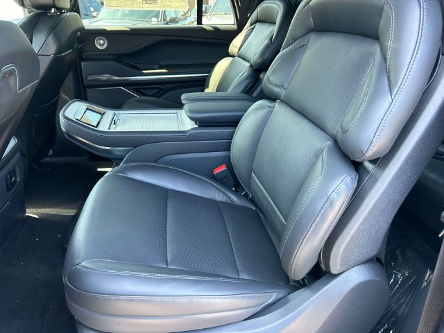 New 2027 Lincoln Navigator L Reserve w/ Jet Appearance Package AWD/4WD image 18