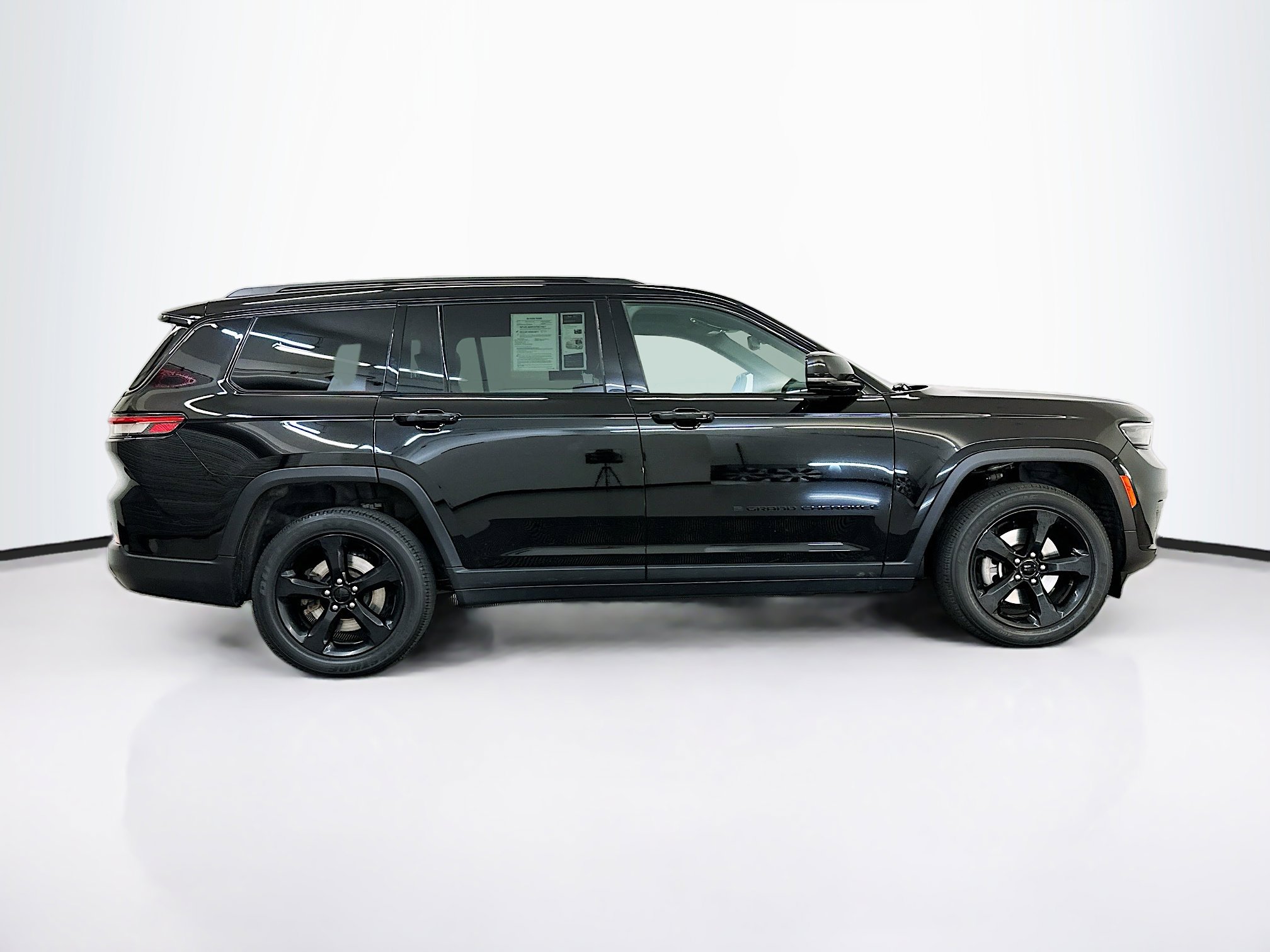 Used 2023 Jeep Grand Cherokee L Altitude image 10