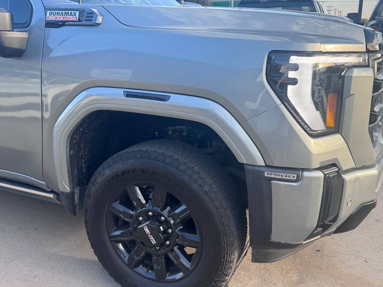 Used 2024 GMC Sierra 3500 AT4 w/ AT4 Premium Plus Package AWD/4WD image 4