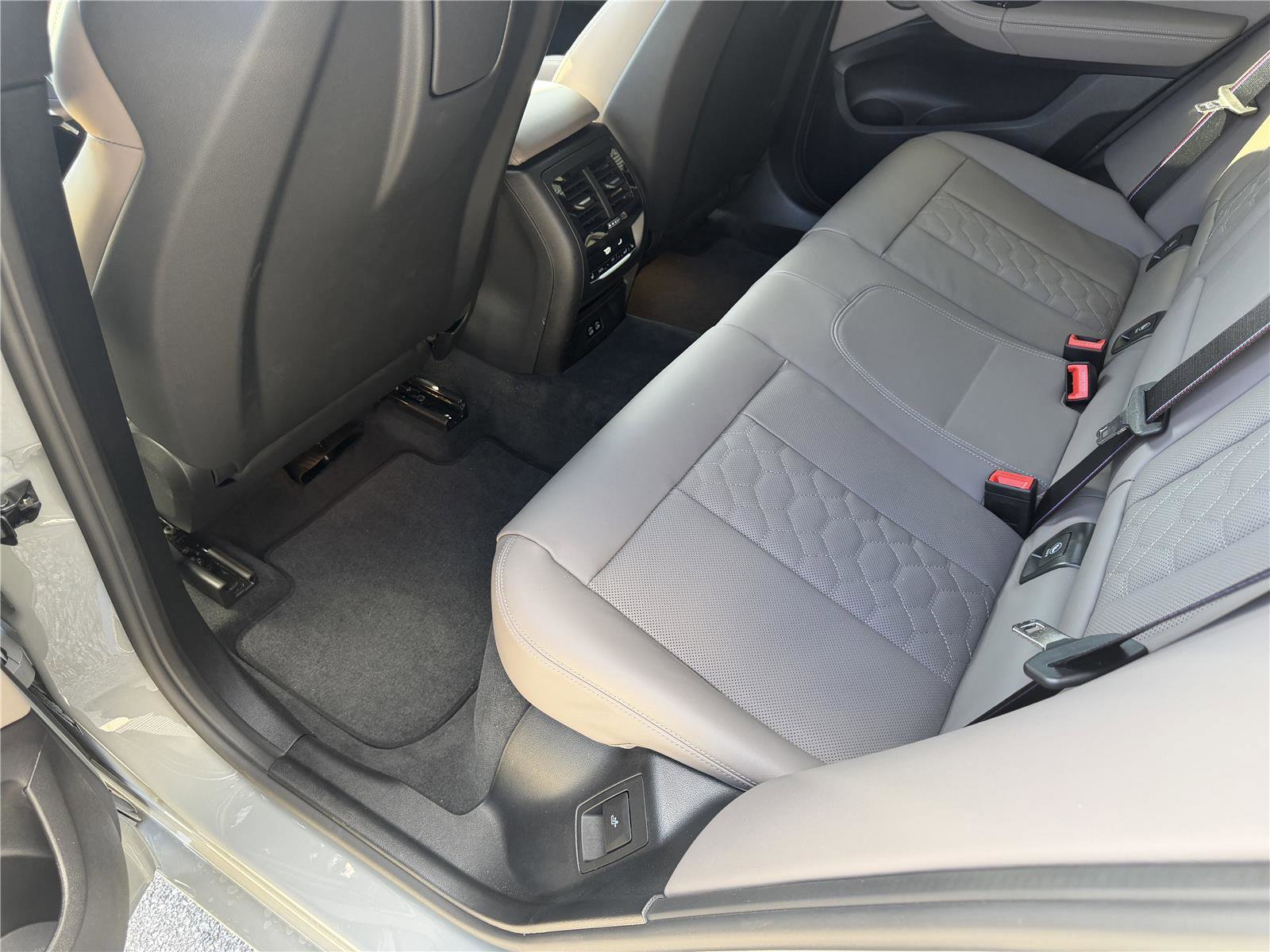 Used 2025 BMW X4 M w/ Competition Package image 20