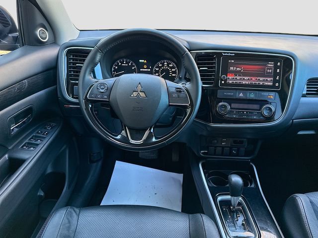 Used 2017 Mitsubishi Outlander SEL image 24