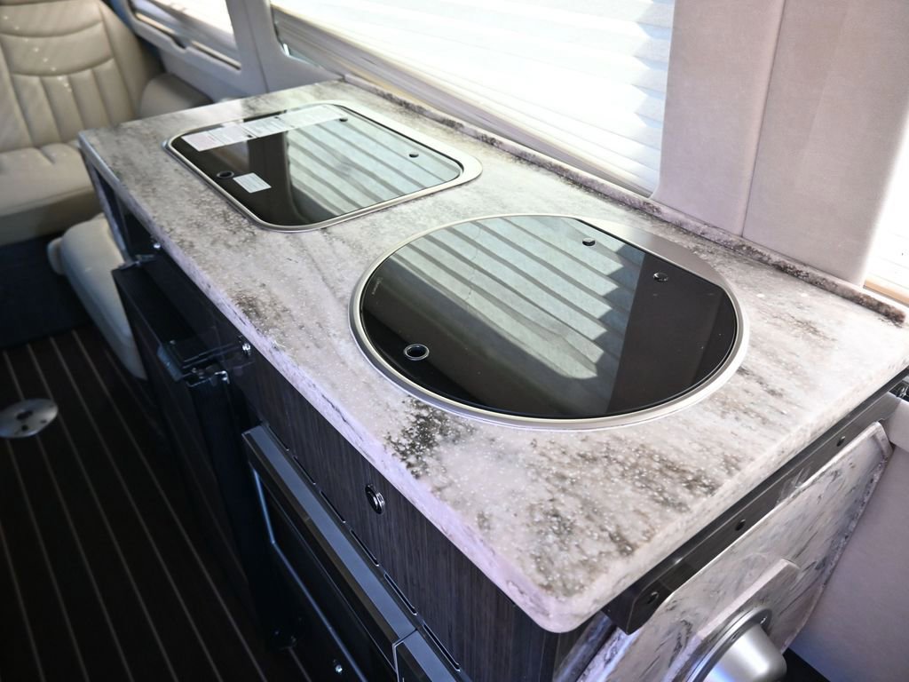 Used 2014 Mercedes-Benz Sprinter 3500 image 40