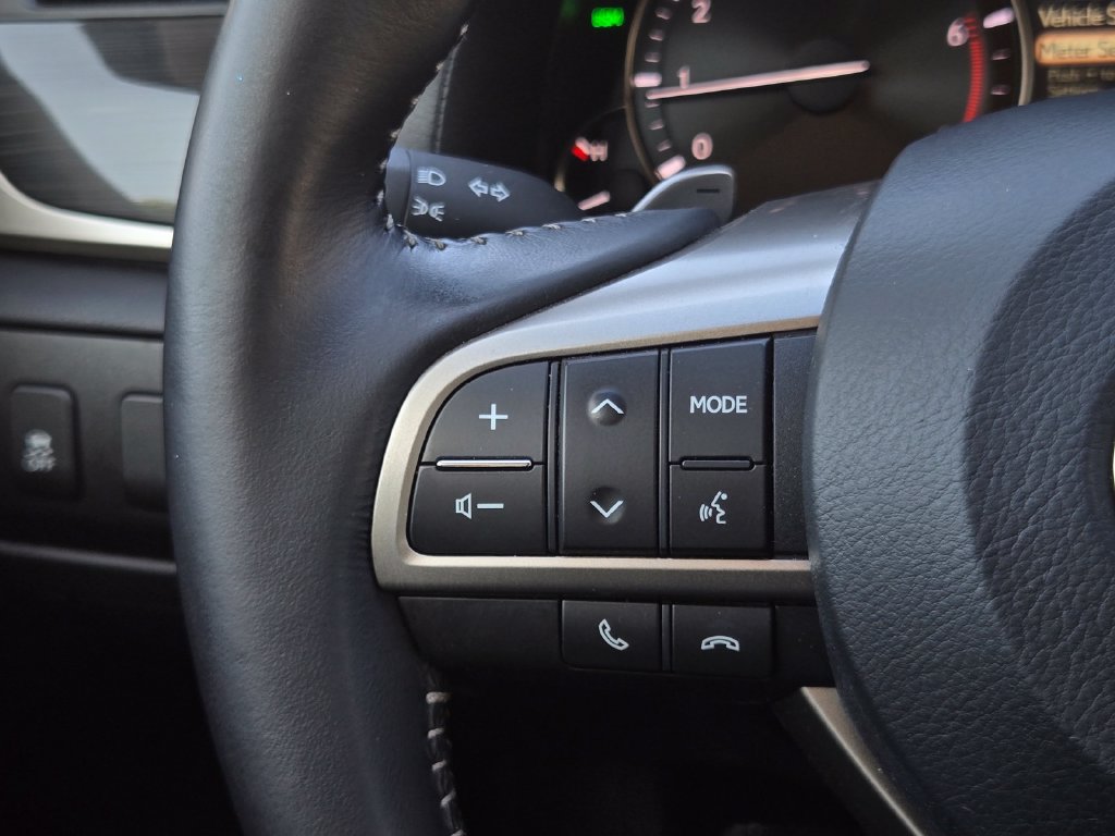 Used 2016 Lexus GS 200t w/ Premium Package RWD image 32