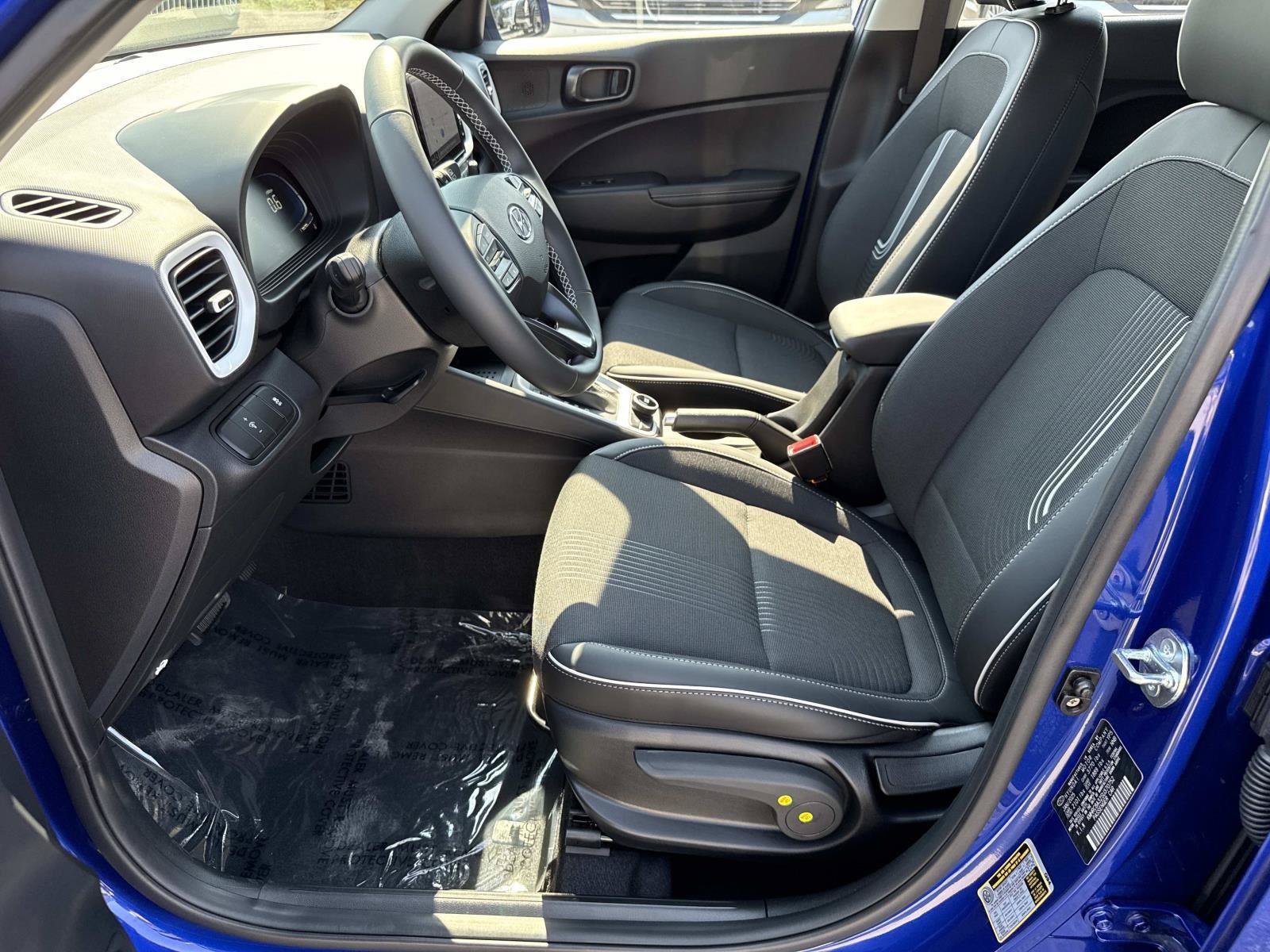 Certified 2025 Hyundai Venue Limited FWD image 24